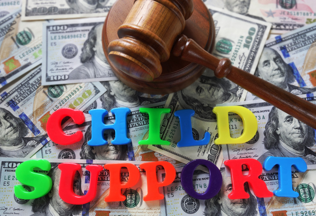 child support with gavel on the side